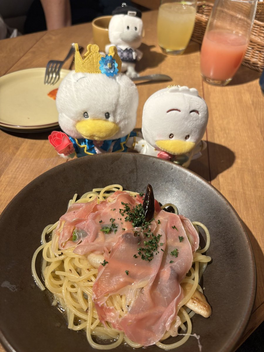 かつかれー tweet media