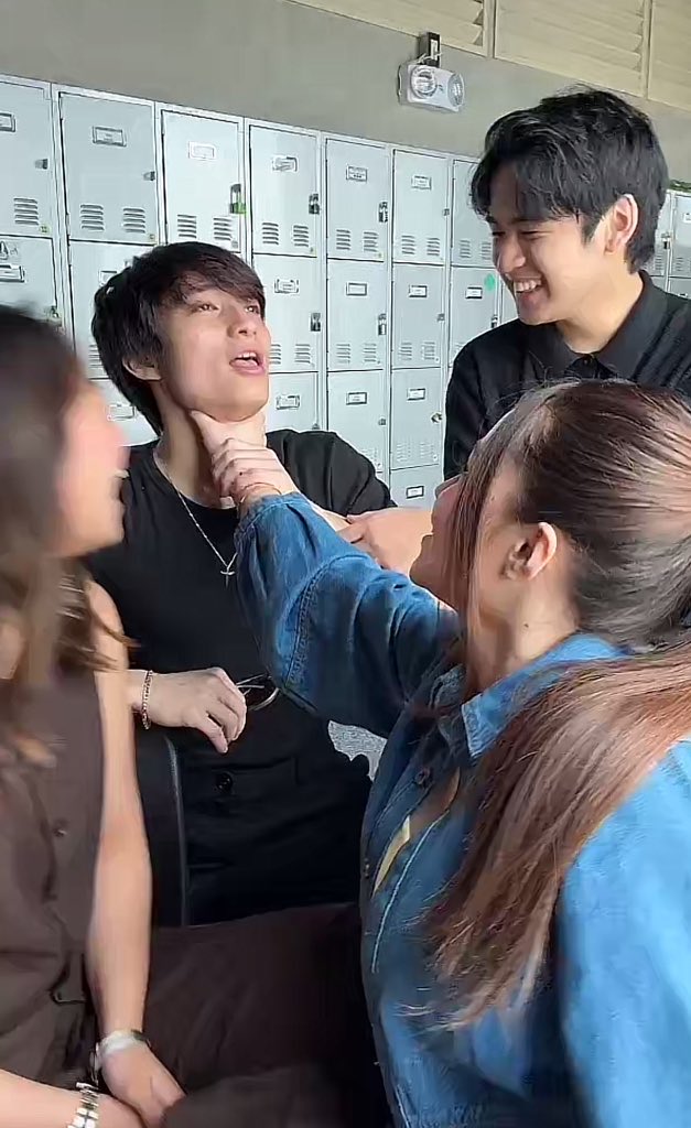 captaltruther_'s tweet photo. KRYSQUIN GANITO PALA ANG BRANDING NIYO? MAGSAKALAN

KUMUSTA KA KRYSTAL https://t.co/dDwcOcNOnl