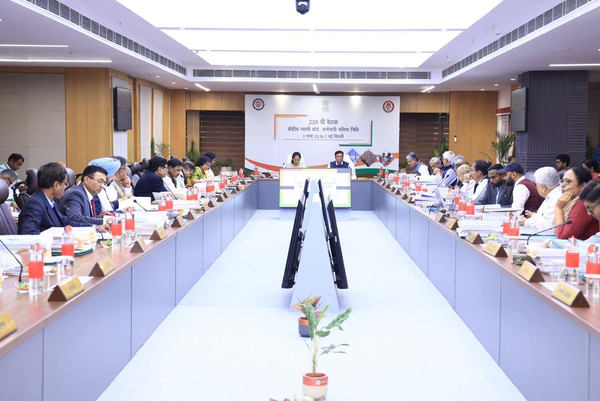 nss_andc_'s tweet photo. Chaired the 239th meeting of the Central Board of Trustees, Employees' Provident Fund Organisation in New Delhi. Key decisions were taken to strengthen social security, enhance ‘Ease of Living’ for workers, and further simplify processes for employers.
#EPFO #CBTMeeting https://t.co/2YBkJkOpGo