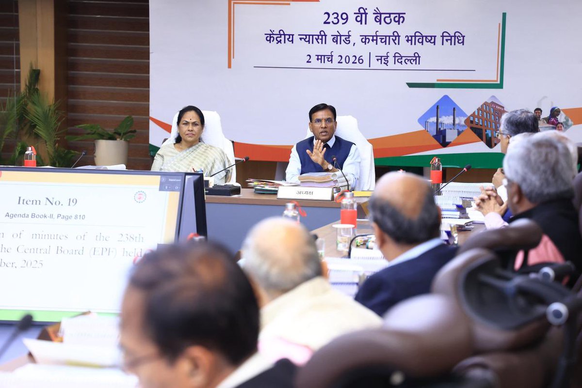 nss_andc_'s tweet photo. Chaired the 239th meeting of the Central Board of Trustees, Employees' Provident Fund Organisation in New Delhi. Key decisions were taken to strengthen social security, enhance ‘Ease of Living’ for workers, and further simplify processes for employers.
#EPFO #CBTMeeting https://t.co/2YBkJkOpGo