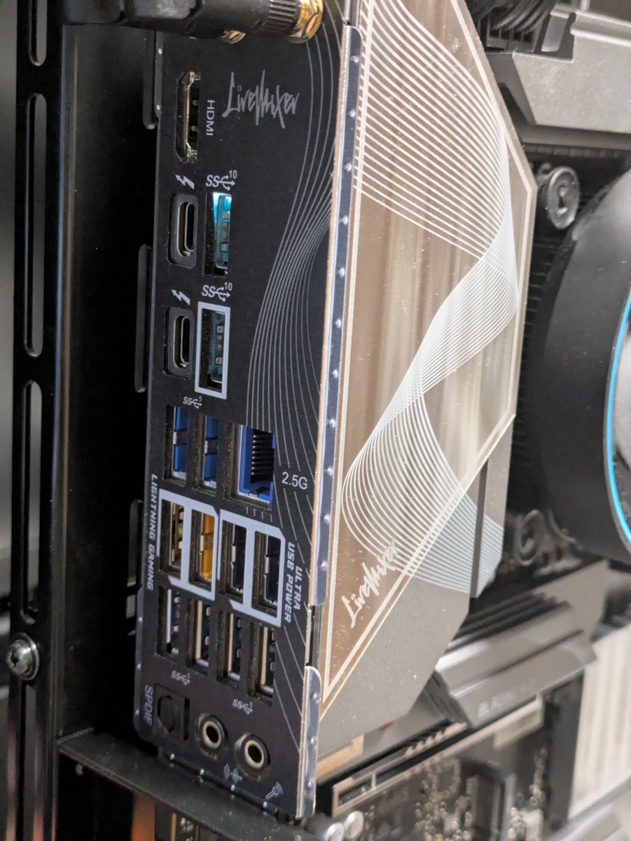 初Core Ultraでマシン組み上げ 使ってるマザーは #ASRock のZ890