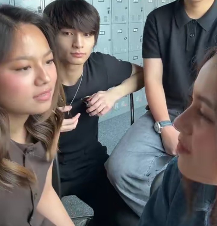 talmejes's tweet photo. wml pinakasweet?

tala: ikaw din (lella)
lella: ikaw kaya 

edi na-uga tayong lahat!

KUMUSTA KA KRYSTAL
#KrystalMejes https://t.co/QBXlQnicwo