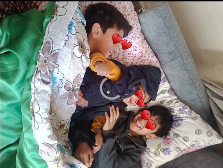 UluKayin9's tweet photo. Sevgili Ulu Kayın gönüllüleri, ailemizin 3 çocuğundan en küçüğü 3. Evre böbrek hastası, çocuğumuz tek böbrek ile doğmuş ve diğer böbreğide hasta 4. Evreye geçerse eğer böbreği alınmak zorunda kalacağı için yaşamasının zor olduğunu söylemiş doktor, sürekli hastanede ve tedavisi https://t.co/D6Hmzpqs5h