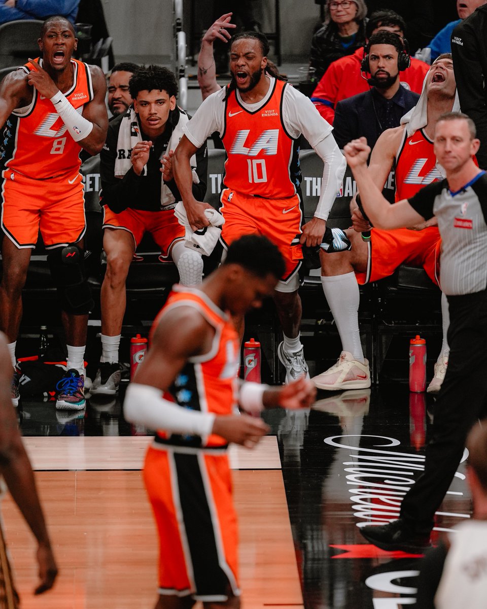 THAT PLAY GOT US FEELIN' LIKE... 👇