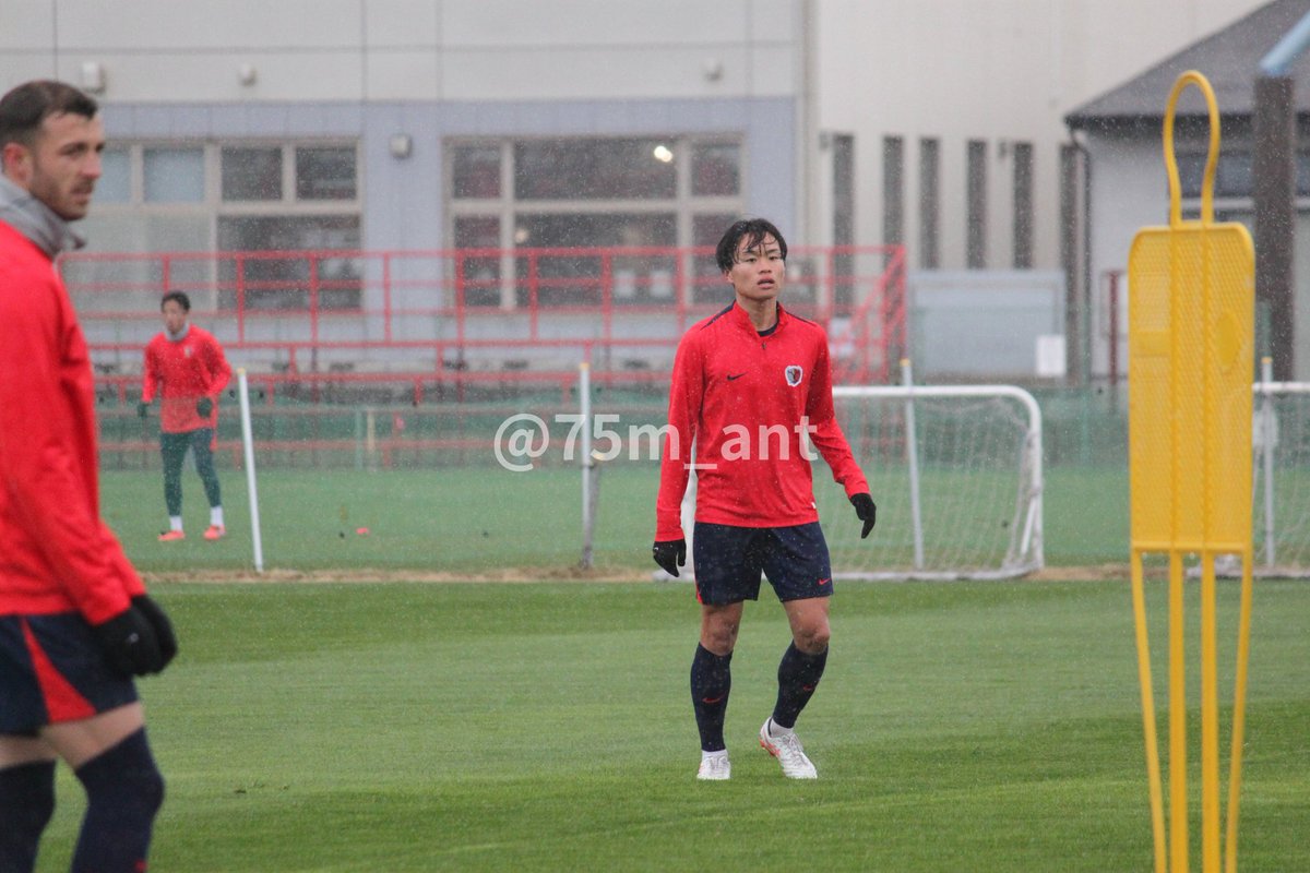 どなたか彼の名前を教えてください🙇‍♀️