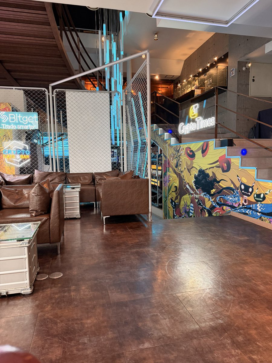 taka_eth's tweet image. gm☔️ 今日はGOXで打ち合わせと作業
1日500円でコワーキングとして使えるの素晴らしい。

外は雨で寒いけど、暖かいスペースとミルクココアでぬくぬくです☕️
@groove_on_x #GOXPR