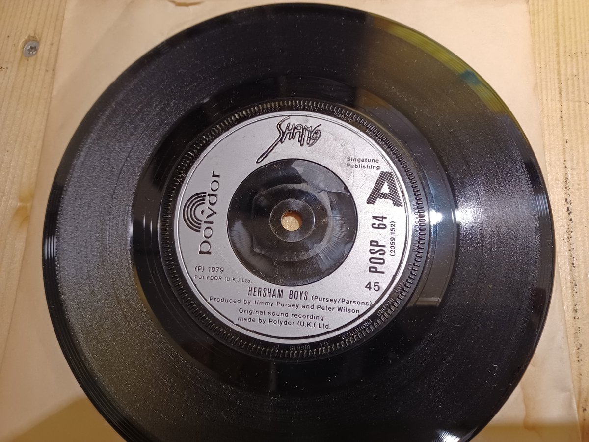 philippe_buil's tweet photo. #SHAM69 for me . #punk #vinylrecords #vinyl https://t.co/Y2GDCgHU71