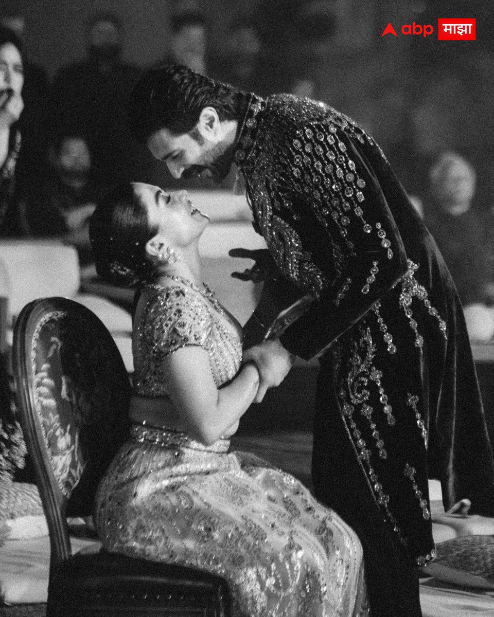 abpmajhatv's tweet image. ‘VIROSH’चं ग्रँड संगीत! नॅशनल क्रश रश्मिका आणि विजयने सोशल मीडियावर शेअर केले फोटो

#rashmikamandanna #vijaydevarakonda #Virosh #sangeetnight #wedding

(Rashmika Mandanna, Vijay Devarakonda, Virosh Sangget Night, Wedding)