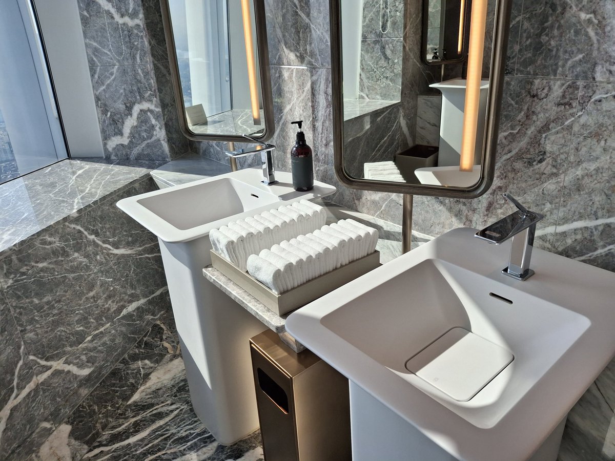 2025 Bitcoin seoul

다른 것 보다 시그니엘에 갈수 있었다는게

너무 기억에 남고 행복했었음..🫣