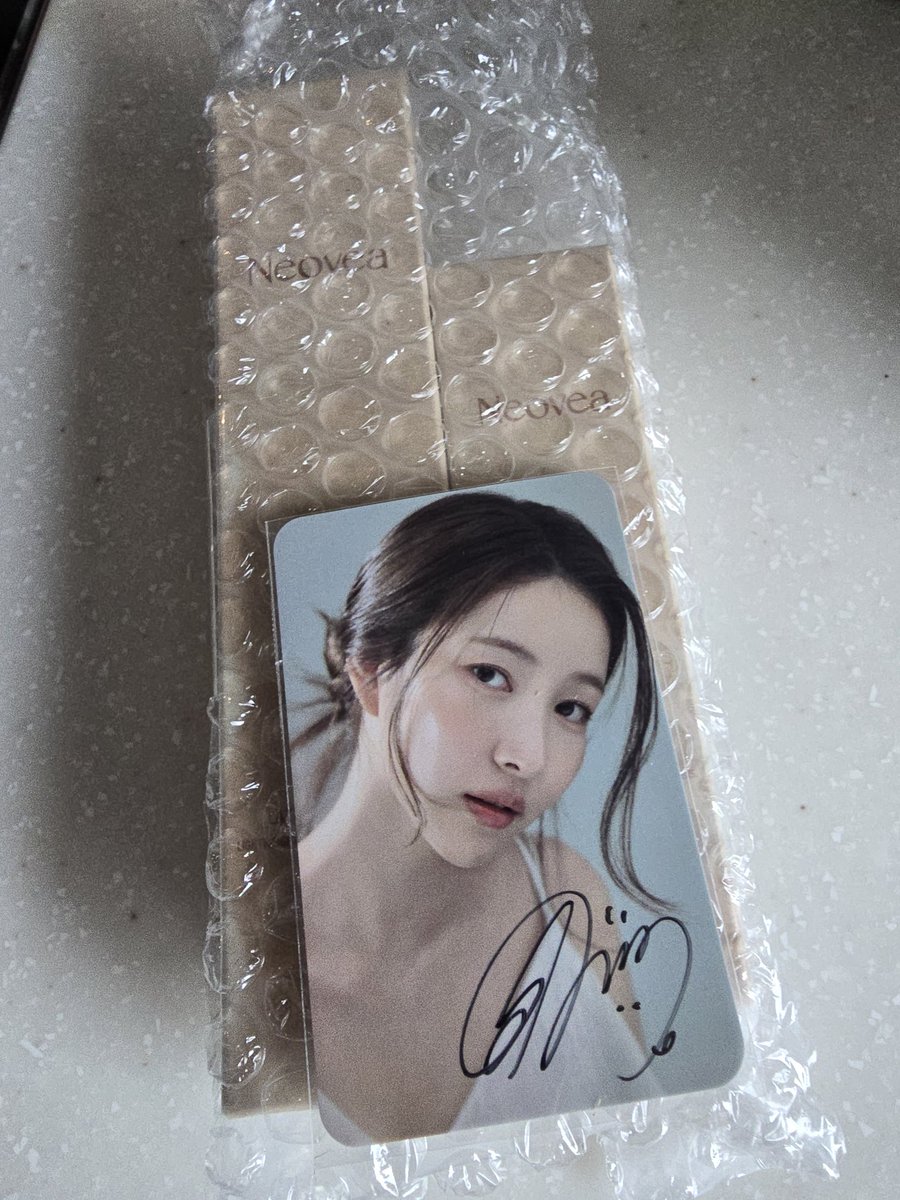 ソウォンさんのサイン入りトレカ届いた！#Neovea #ネオベア