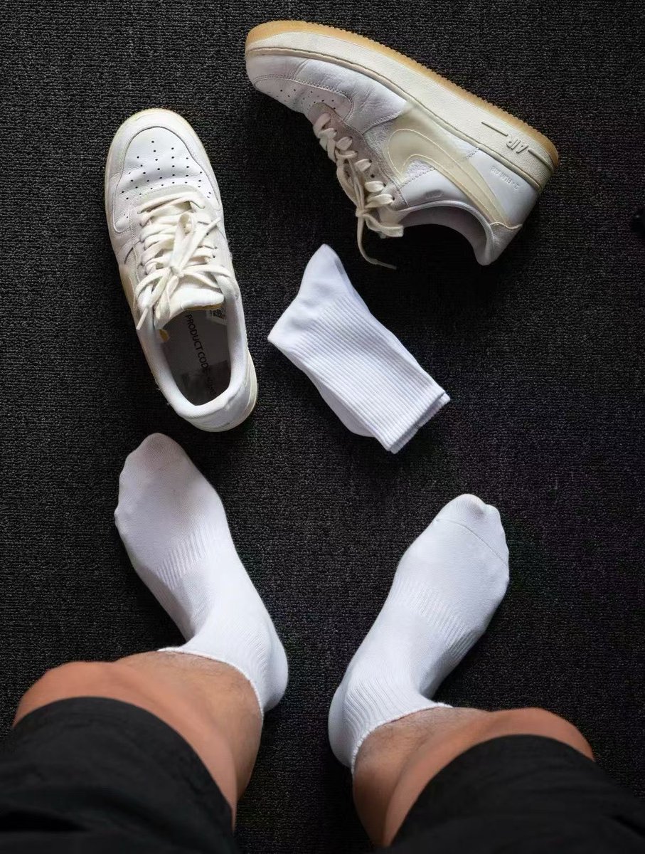 malestused1's tweet photo. 🦶🧦 https://t.co/7nbQXajkg9