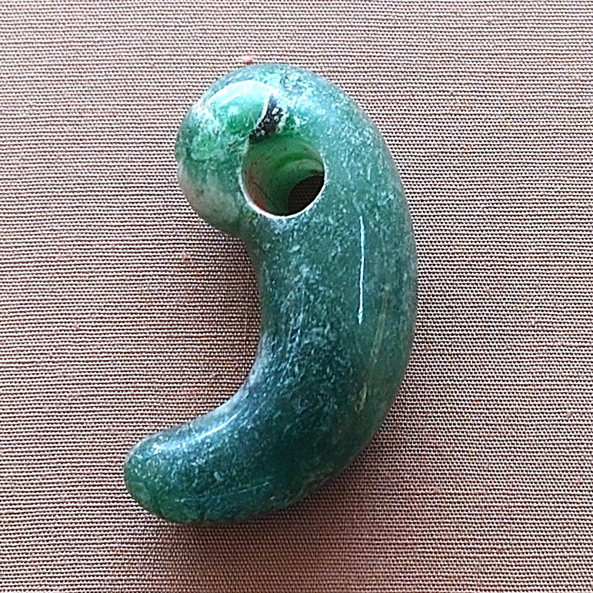 丁字頭勾玉 弥生時代に北部九州で定型化、伝世、副葬 吉備の弥生墳丘墓