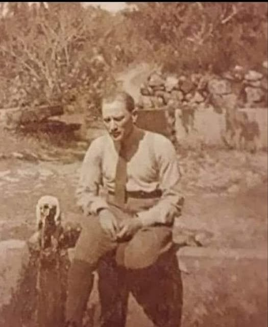 Dünyada; 🌎🌍🌏
"Bir Rus,
- Her kadın bir damat için doğmuştur. Tanrı karısını dövenin rızkını artırır.
Bir Alman,
- Yeryüzünde iki iyi kadın vardır: biri daha doğmamıştır, diğeri de ölmüştür.
Bir Bulgar,
- Kadın şeytandan beterdir.
Bir İranlı,
- Kadın iblisin kamçısıdır.
Bir