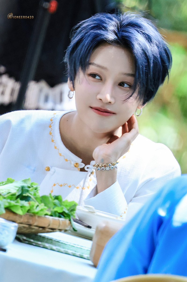 lienlchlyx's tweet photo. Cute and gorgeous at the same time.☺️
@XinLiulyx0420 https://t.co/t6xDvp2taa