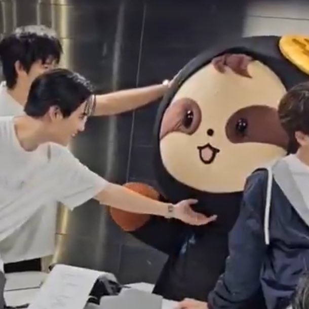 bbws¡e☆.~ tweet media