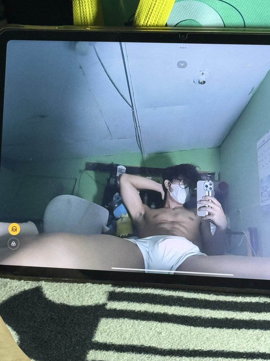 trevenom's tweet photo. took a pic before i edge 💦

#jakoleronggwapo https://t.co/RJN9VS5Uiu