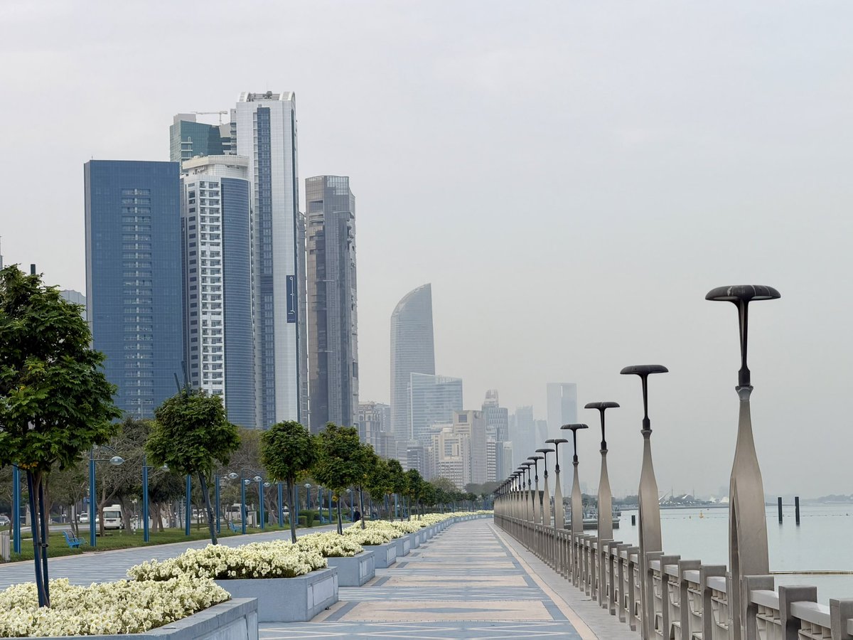 Good morning Abu Dhabi. 
A fairly intense night last night unfortunately, 3am the ballistic missile warnings went off. 

Lack of sleep is the best possible outcome though. Everything seems safe, so headed out for a walk to touch grass for the first time in 2 days. 

Stay safe.