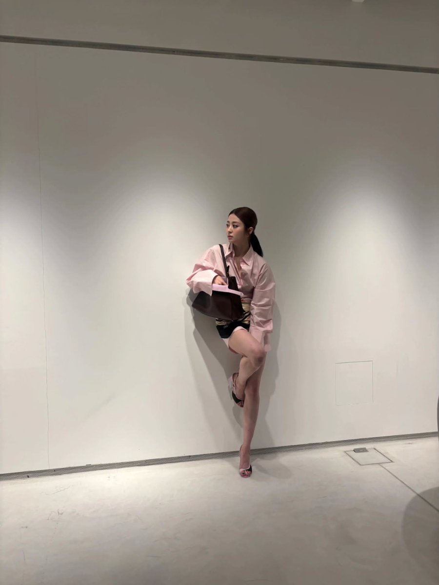 女星爱女子者 tweet media