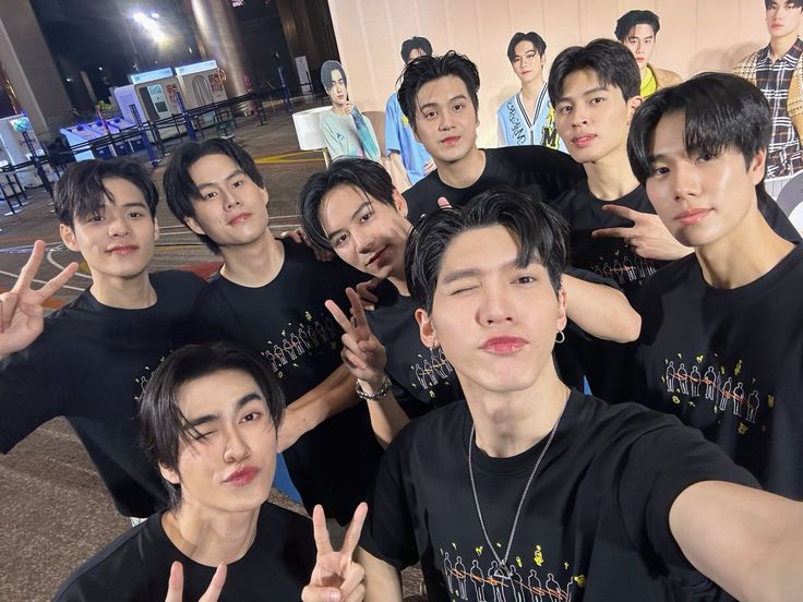 en la we are gang solo quedan pondphuwin y aouboom :(