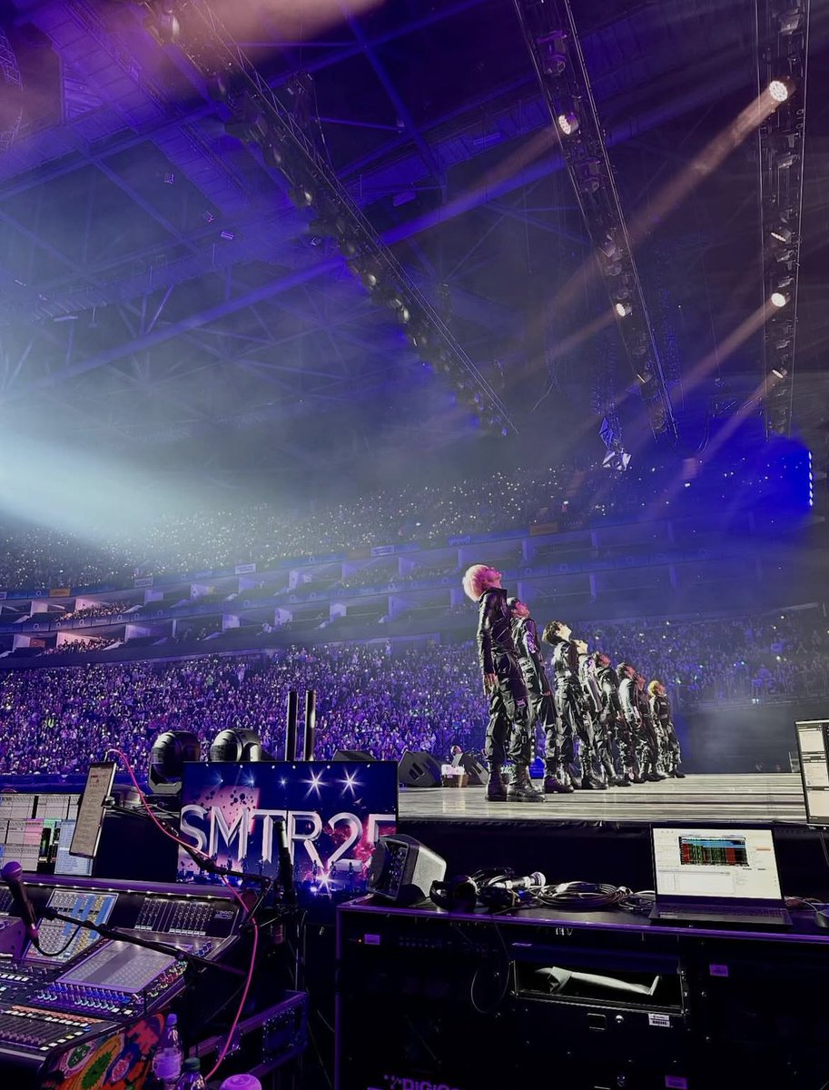 SMTR_HAMIN's tweet photo. SMTOWN LIVE in LONDON 미공개 사진📸

#SMTR25 #SMTR2025 #HARU #HAMIN #SMNBG #하민 #이하민 #하루 #ハミン #河民 https://t.co/L6dASl0jnp