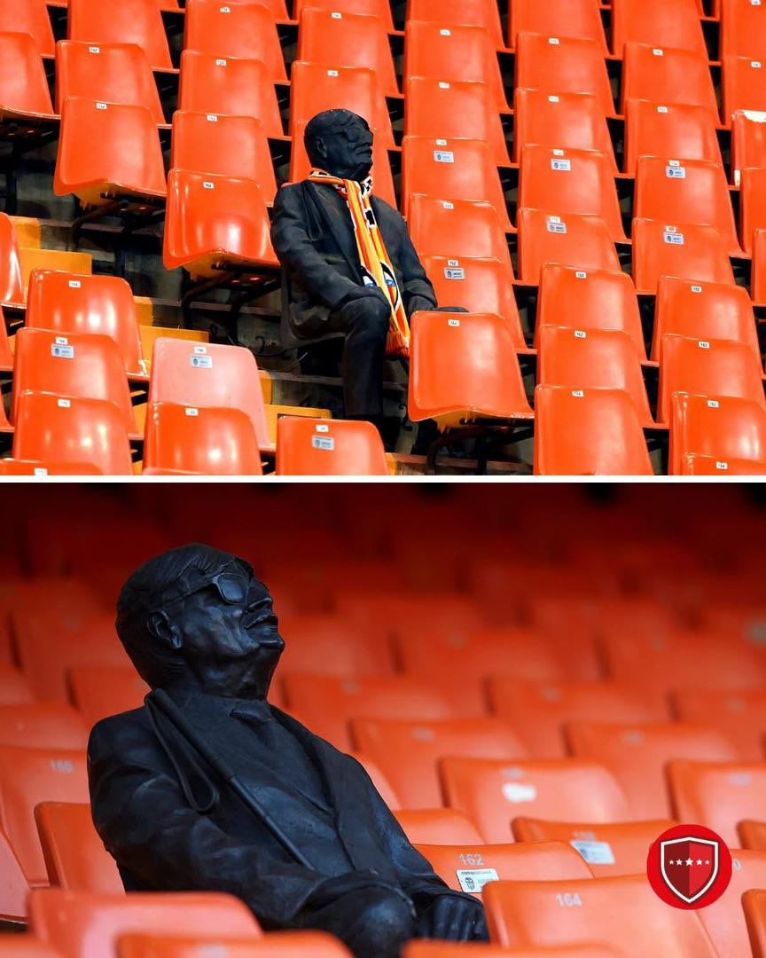 At Valencia's Mestalla Stadium, there is a statue of a man seated in the stands. It is a powerful tribute to one of the clubs fan who unfortunately passed away 💔
He was a lifelong season ticket holder and despite losing his sight through illness, he kept attending every Valencia