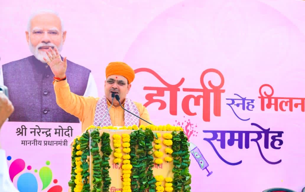 मुख्यमंत्री श्री भजनलाल शर्मा जी ने बीते सोमवार सांगानेर विधानसभा क्षेत्र के ऊर्जावान कार्यकर्ताओं एवं आमजन के साथ 'होली मिलन समारोह' में सम्मिलित होकर उन्हें उल्लास के इस महापर्व की हार्दिक शुभकामनाएं दीं।