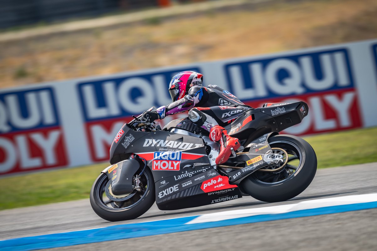 AlessioPiana130's tweet image. #Moto2 #ThaiGP 

Come si poteva percepire dalla dinamica, Senna Agius nel corso della prima partenza della gara Moto2 si è fermato senza preavviso per un problema elettronico, non per un proprio errore. David Alonso se l'è ritrovato davanti e non ha potuto far nulla per evitarlo,