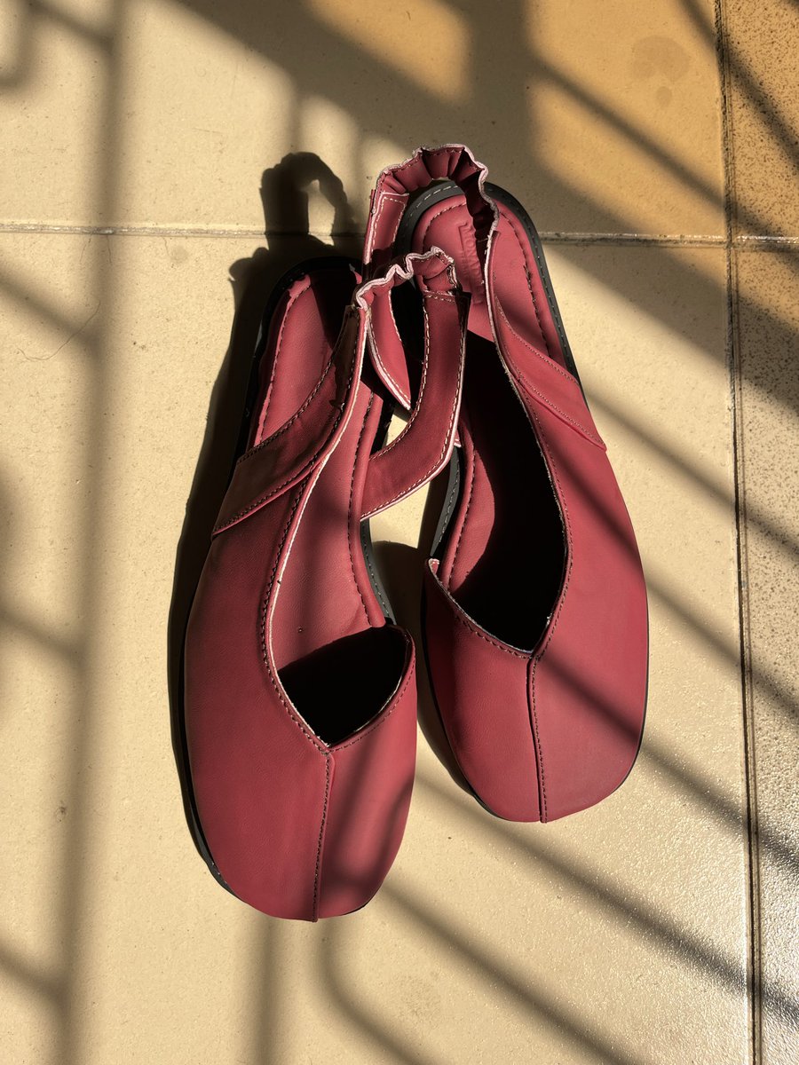 Something about sling back covered sandals?, always so cute🥰

Price: N18,000

Send a DM to order || shop directly on our website 
monadellwears.bumpa.shop