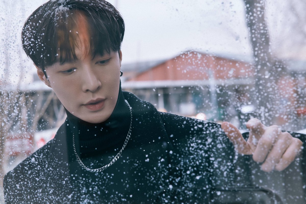 lay_studio @layzhang @LAYZHANG_JP 030326 @lay_studio Weibo update