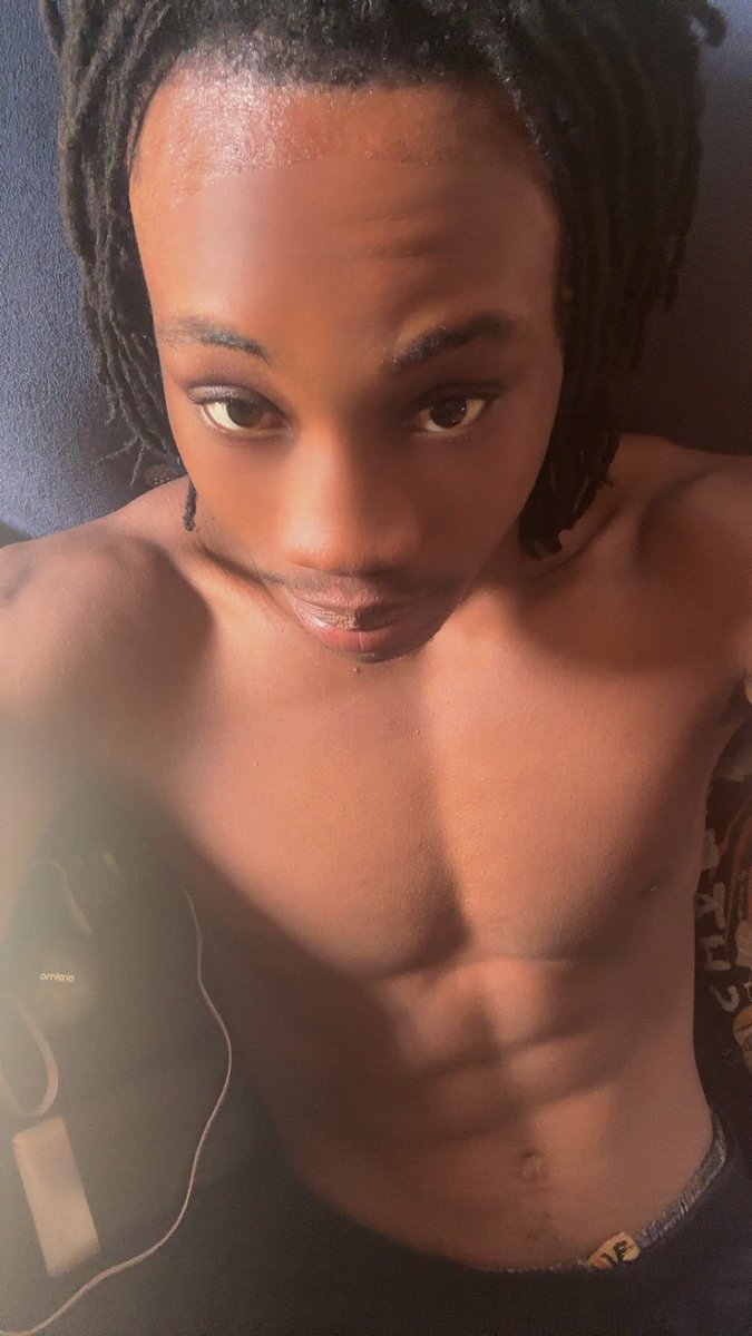 Young_Famous2's tweet photo. https://t.co/WrFRySFUWj