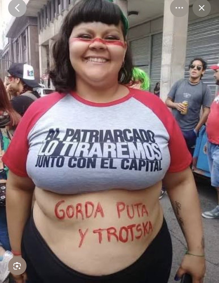rietegobierno's tweet photo. La que te dice: “Veneco muerto de hambre vuelve a tu país”

Vs

La que dice: “Pronto voy a Venezuela a tomarme un ron contigo” https://t.co/NbW48anzCd