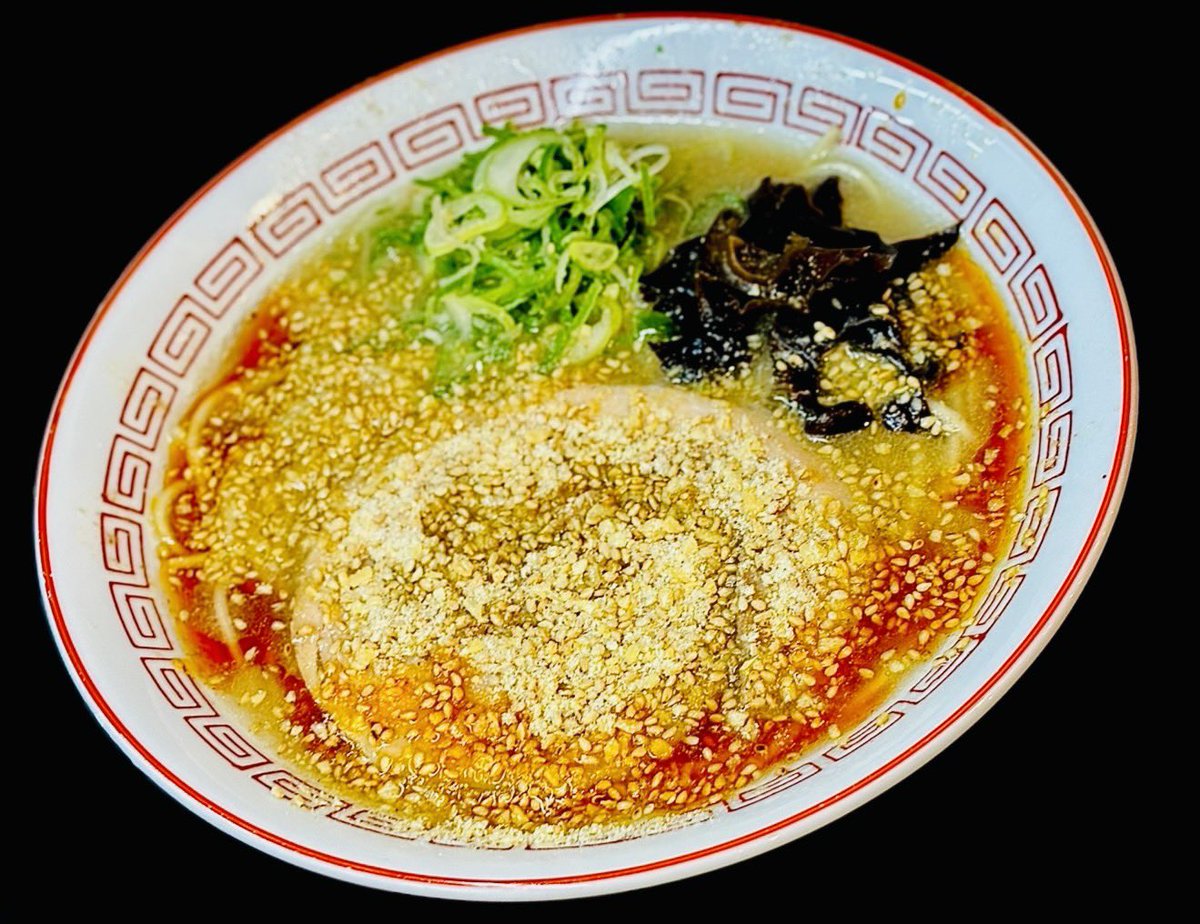 【ニンニクNGの方ごめんなさい……】

3月4日(水)〜3月16日(月)
昼の部2週間限定麺🍜

濃厚豚骨スープ🐷
パツパツ細ストレート麺🍜
ラストは「これでもかっ！」てくらいの
ニンニクパウダー🧄
まるでニンニクのパウダースノー❄️
theニンニク🧄