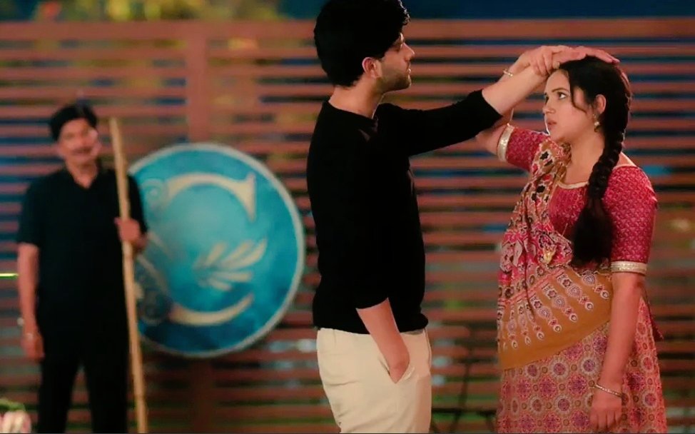 This is why I don’t mind Dev for not going against Chandrika, Every time he tries, #Vasudha stops him , fight with him.. She really needs ckt development to realize her so-called Devi Hukum is a human not god, glad Dev gave her a reality check by calling her an andhbhakt ..💁🏻‍♀️