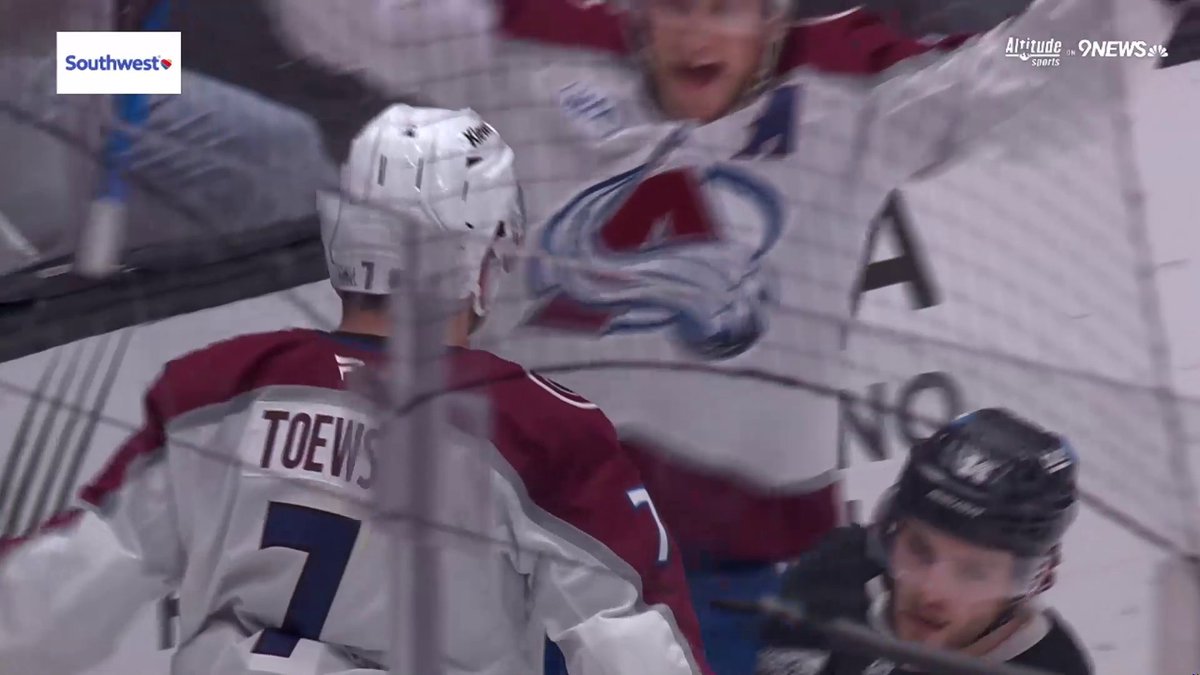 The @Avalanche find a way and have taken the lead! 🏔️
What a sweet feed by Nathan MacKinnon.