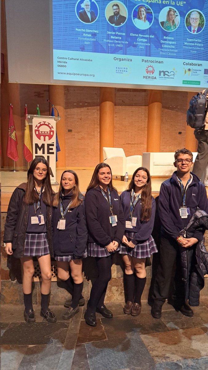 SagradaFamiliaBaFEC tweet media