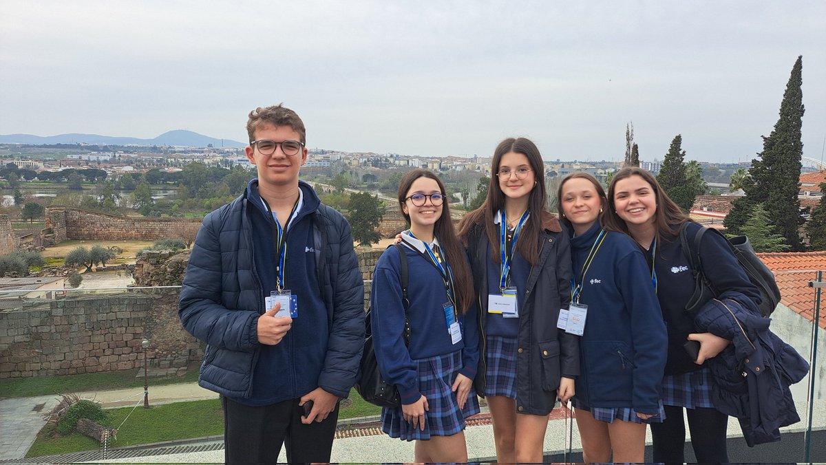 SagradaFamiliaBaFEC tweet media