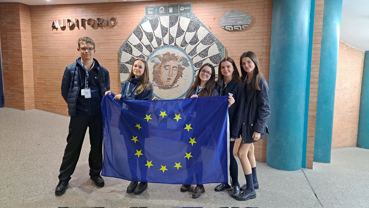 SagradaFamiliaBaFEC tweet media