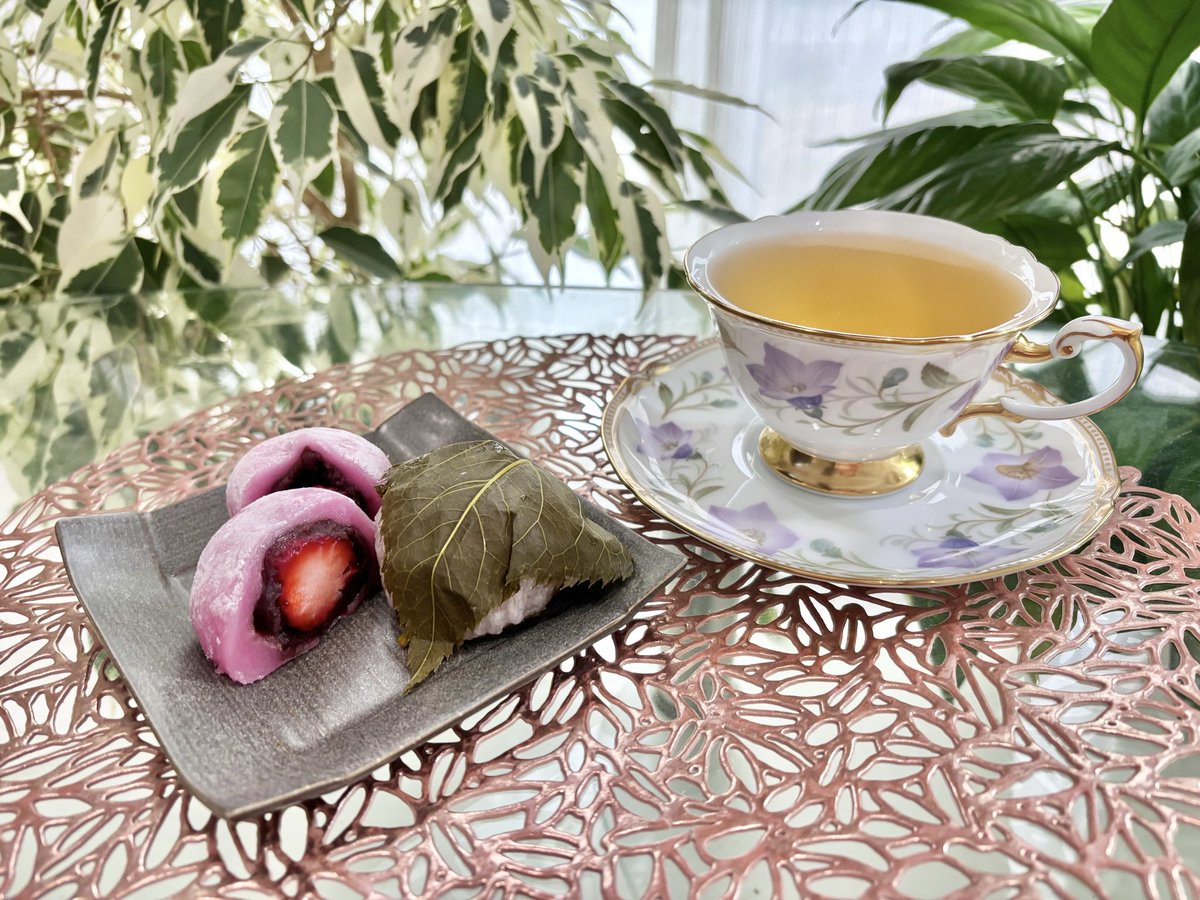 今日はひな祭りですね🎎
ティータイムも和風に苺大福と桜餅を用意しました
茶葉はジュンチヤバリ茶園 ヒマラヤンホワイト
ひなあられは夕食後にいただく予定✨
#茶好連