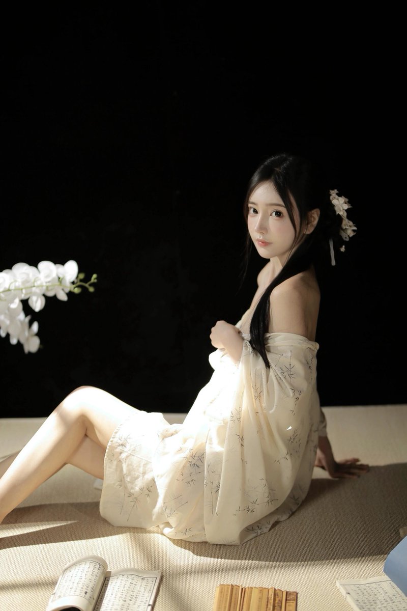 杨律Y tweet media