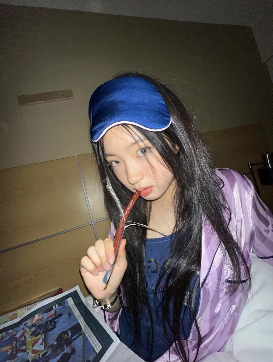 ㅤ 
             ꒰ #moiCHÉRII ꒱ 
ᰔᩚ 𝐹𝑟𝑜𝑚 𝑡ℎ𝑒 𝐸𝑡ℎ𝑒𝑟𝑒𝑎𝑙 𝗗𝗘𝗟𝗟𝗔 🫧
kalau pas lagi nangis pas motong bawang terus kesandung dan ga sengaja ketelan nasi padang satu bungkus sama es teh manis puasanya batal ga ya?
 ㅤ