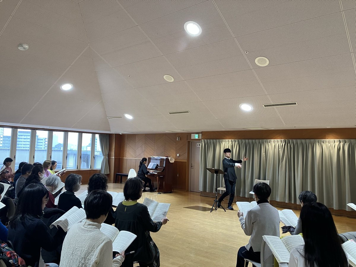 今日は監督渡欧の前にMessiah全曲練習。個人的にはボロボロでしたがみなさまいかがでしたでしょうか。

監督が帰ってくる頃には別人になれるよう？がんばります٩( ᐛ )و