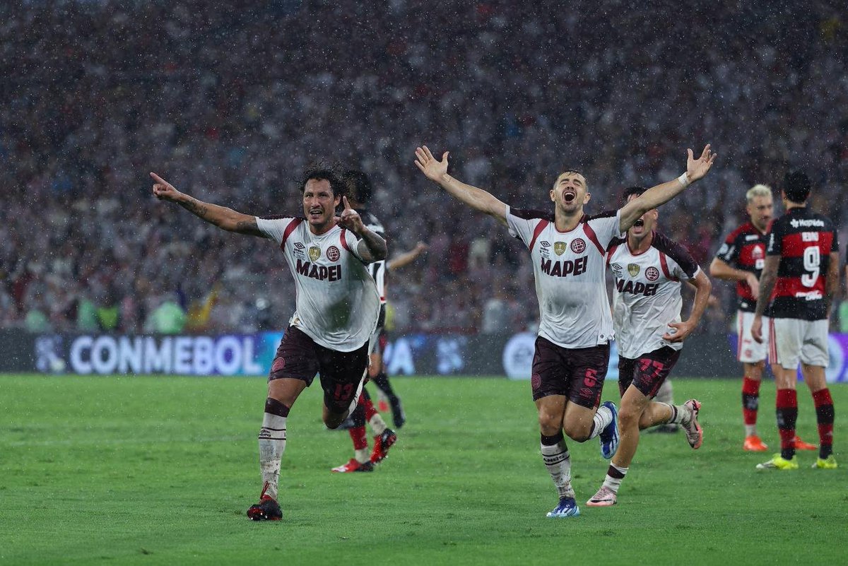 Lanús fue el único equipo por fuera de Brasil que le ganó más de un partido al Flamengo de Filipe Luis. Ese honor lo comparte solamente con un club más: Fluminense, que lo derrotó en tres oportunidades 🇱🇻.