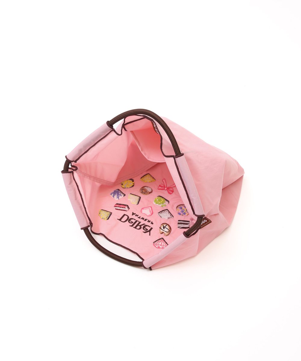 delrey_japan's tweet photo. 「Ball&amp;Chain」× DelReY
スペシャルコラボが登場。

DelReYオリジナルデザインの
Ball&amp;Chainバッグ＋
ダイヤモンドコレクションBOXの
限定ギフトセット。

📅 3/1(日)発売
💰 ¥9,350（税込）
ネット＆銀座店ほか一部催事で数量限定

#DelReY #デルレイ #BallAndChain
#ホワイトデー #限定セット https://t.co/zanrwdEapy