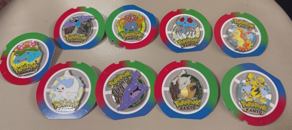 kertom0707's tweet photo. 【交換・お譲り】
ポケパーク　ピンズ
譲→フシギバナ、ズバット、クサイハナ、ドククラゲ、ギャロップ、パウワウ、ベトベター、ガラガラ、エレブー
求→サンダース、ブースター、ヤドン、コダック、ディグダ、プリン、ピカチュウ、ロコン
郵送にて交換をお願いします。
定価＋送料でお譲りも可能。 https://t.co/YHEmiz1jMw