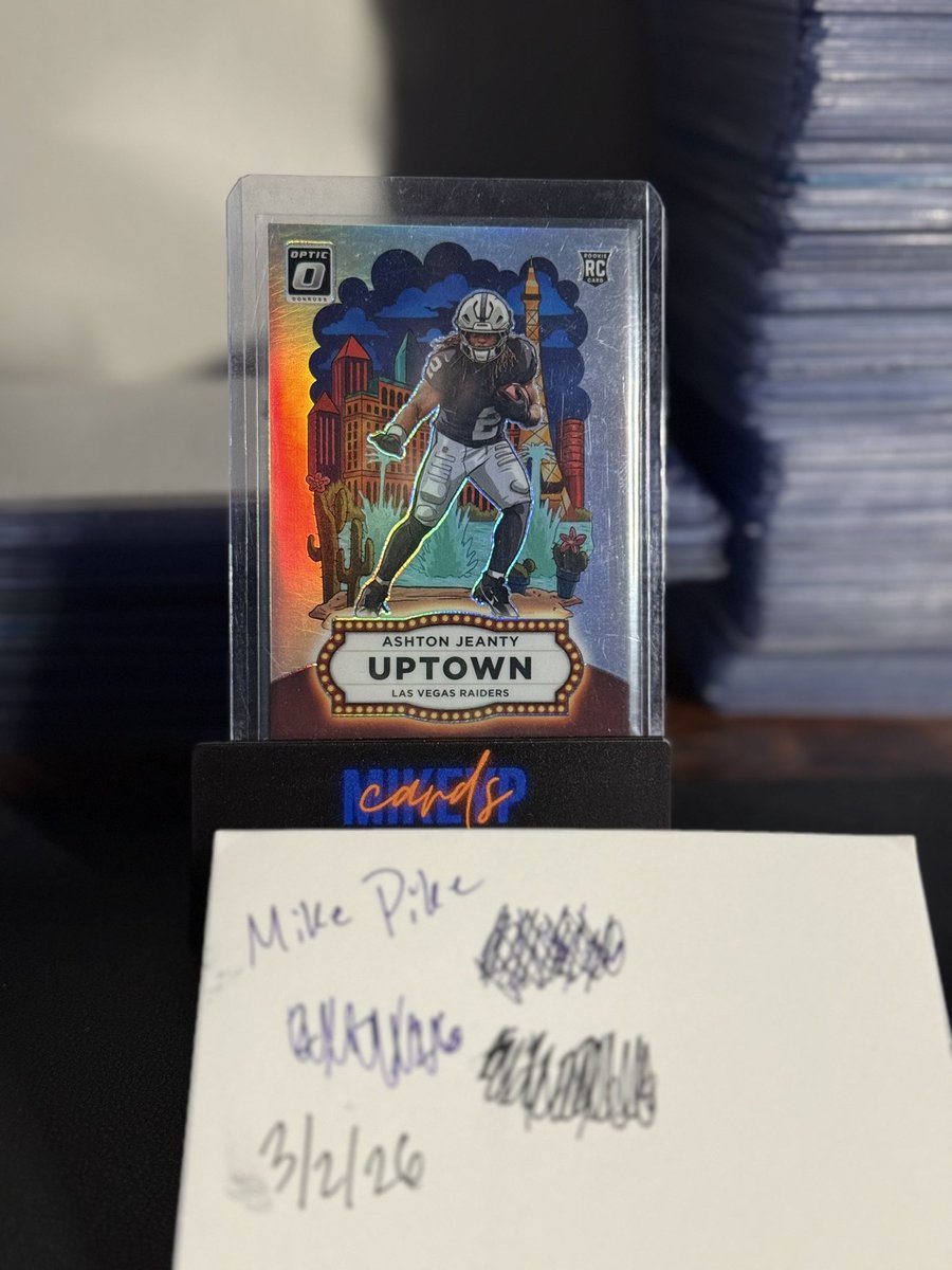MikeyPCards's tweet photo. Ain’t posted in a minute but i just pulled this from a mega this evening.
$300 OBO 
shipped after payment @CardPurchaser 
#cardsforsale https://t.co/cehuBIWbsH