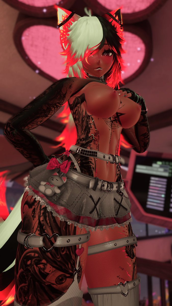LewdMecha's tweet photo. The skirt is back but top is still gone. https://t.co/VlRiBlQqTJ