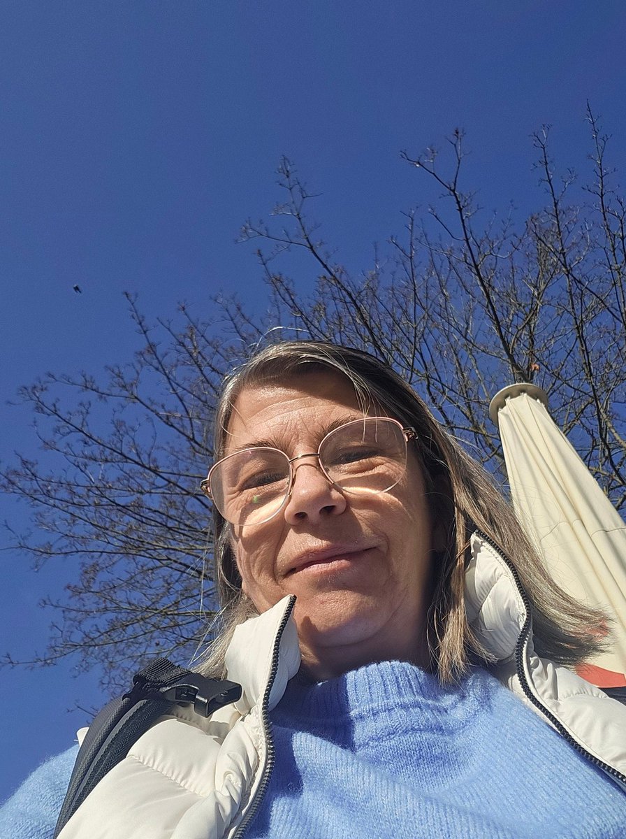 KleinFortini's tweet photo. Moin ihr Lieben, wünsche euch einen tollen Dienstag, heute im Home mit einem Aussentermin und morgen wieder Chirurg und Röntgenkontrolle. Aber egal, da draußen ist Frühling es ist und bleibt meine Lieblingsjahreszeit🤩genießt die Sonne und lacht und lebt. https://t.co/OlscCVFnOU