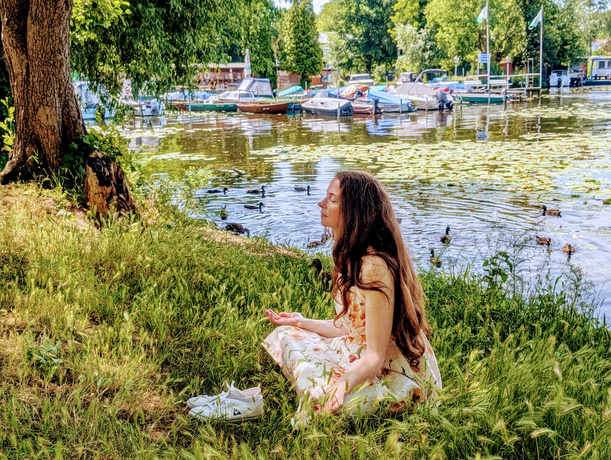 AndreaStahmer's tweet photo. 🧘♀️🌞✨💫🌸🦋
#Meditation #BeginFromWithin #Leben
@SadhguruJV @Rette_den_Boden @miraclemindapp https://t.co/5YXK1NUdWs