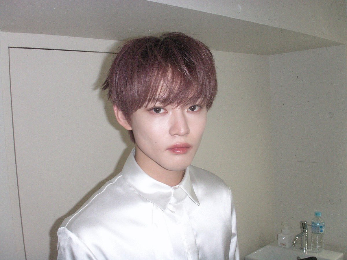 _____leledream's tweet photo. 천러 샤오홍슈

都不记得啥时候的了😂
#不是今天拍的# #对对对就是这种感觉# #我来这只办一件事# #帅得让人发疯# #谁来管一管# #啥也不说了# #一切尽在不言中# https://t.co/Kx04SyCRbp