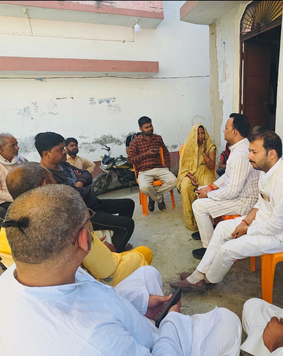 शिक्षक की संदिग्ध मृत्यु: पीड़ित परिवार के साथ खड़ी कांग्रेस

जनपद कौशाम्बी के धरमपुर गांव में सहायक अध्यापक और BLO कृष्ण बाबू वर्मा जी की संदिग्ध परिस्थितियों में हुई मृत्यु अत्यंत हृदयविदारक है। परिजनों का स्पष्ट आरोप है कि प्रशासनिक संवेदनहीनता और काम के अत्यधिक दबाव ने उनकी